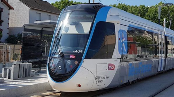 Ile de France tram train Line T4 Citadis Dualis