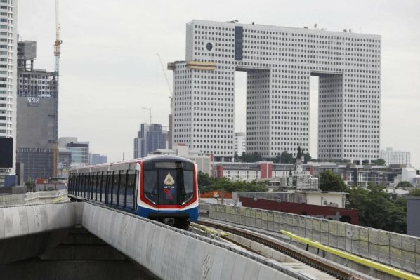 Bangkok BTS Skytrain Sukhumvit Line extension