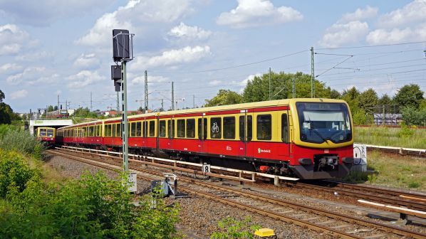 Three options revealed for planned Siemensbahn route extension