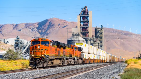 BNSF, Caterpillar and Chevron to trial a hydrogen-powered locomotive