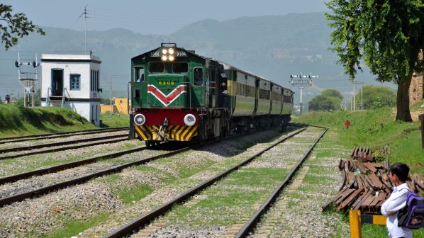 Oman to Invest $ 2.3 bn in Pakistan's 1087 km Railway Line